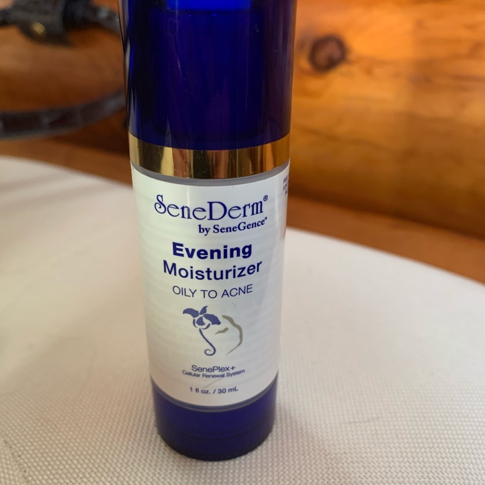 Senegence Oily to Acne Evening Moisturizer